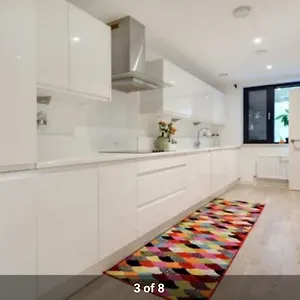 Cape House London: Spacious 4-bedroom Retreat With Garden Holiday home