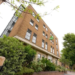 Hostel Yha Thameside, London